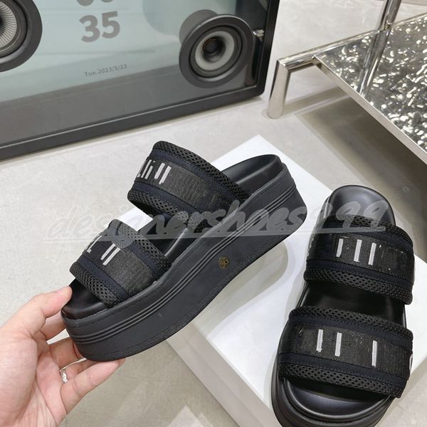 2023 classic designer womens sandal ladies outdoor calfskin platform summer slide flats flat slippers women beach slipper size 35-40, Black
2023 classic designer womens sandal ladies outdoor calfskin platform summer slide flats flat slippers women beach slipper size 35-40, Black
