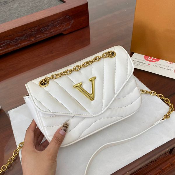 classic boutique designer woman bag shoulder bags new wave wallet purse original box genuine leather cross body chain high grade quality han
classic boutique designer woman bag shoulder bags new wave wallet purse original box genuine leather cross body chain high grade quality han