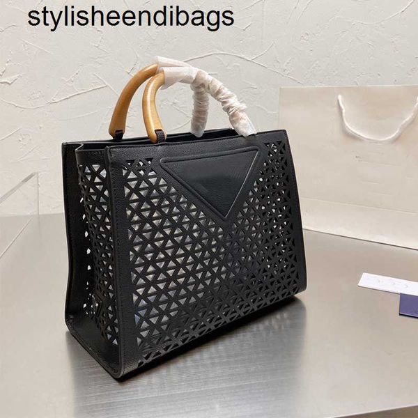 stylisheendibags totes triangle hollow tote women large totes bag handbag shopping bags ladies handbags ladies leather big geometric shape c
stylisheendibags totes triangle hollow tote women large totes bag handbag shopping bags ladies handbags ladies leather big geometric shape c