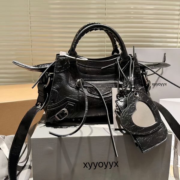 tote bag large handbag designer totes bag shoulder bag locomotive fashional genuine leather metallic rivet sequins designer bag crossbody ba
tote bag large handbag designer totes bag shoulder bag locomotive fashional genuine leather metallic rivet sequins designer bag crossbody ba