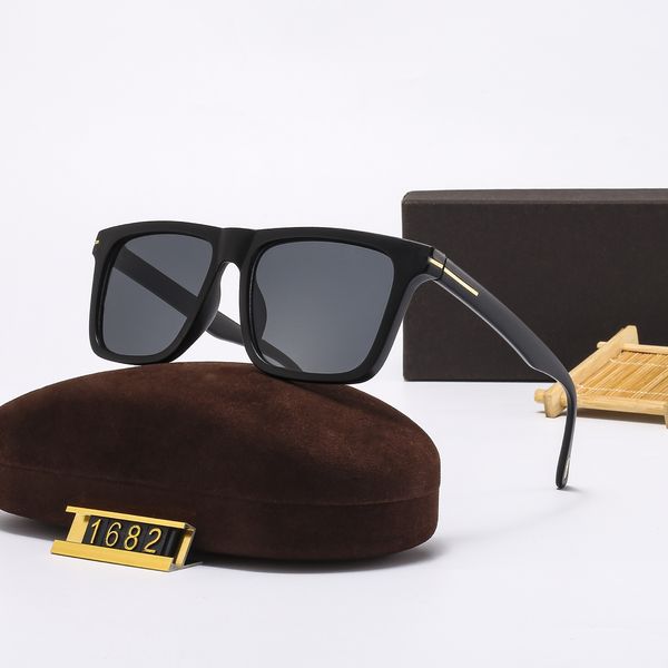 summer sunglasses for men and women style anti-ultraviolet retro plate square full frame fashion eyeglasses random box 1682, White;black
summer sunglasses for men and women style anti-ultraviolet retro plate square full frame fashion eyeglasses random box 1682, White;black