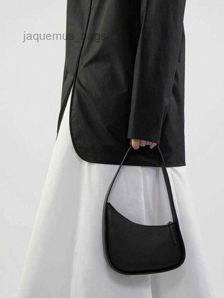 the row design half moon bag leather women shoulder crossbody handbag tote bag handbags armpit bag portable bag women
the row design half moon bag leather women shoulder crossbody handbag tote bag handbags armpit bag portable bag women