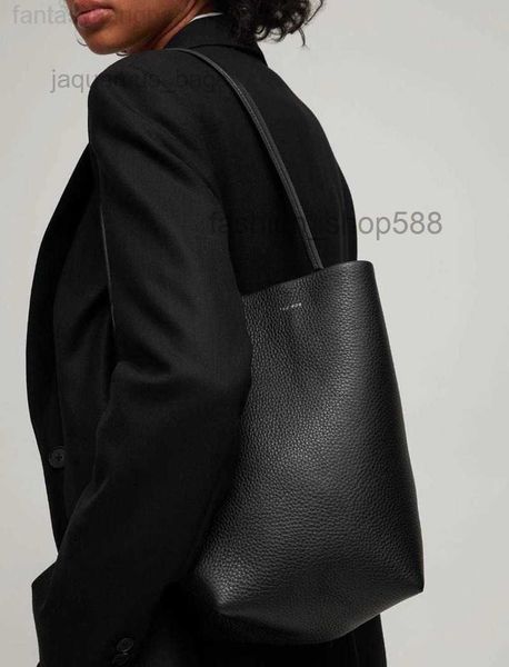 the row designers bags women luxurys tote crossbody leather bucket half moon bag crescent underarm shoulder purse lzr2 lzr2
the row designers bags women luxurys tote crossbody leather bucket half moon bag crescent underarm shoulder purse lzr2 lzr2