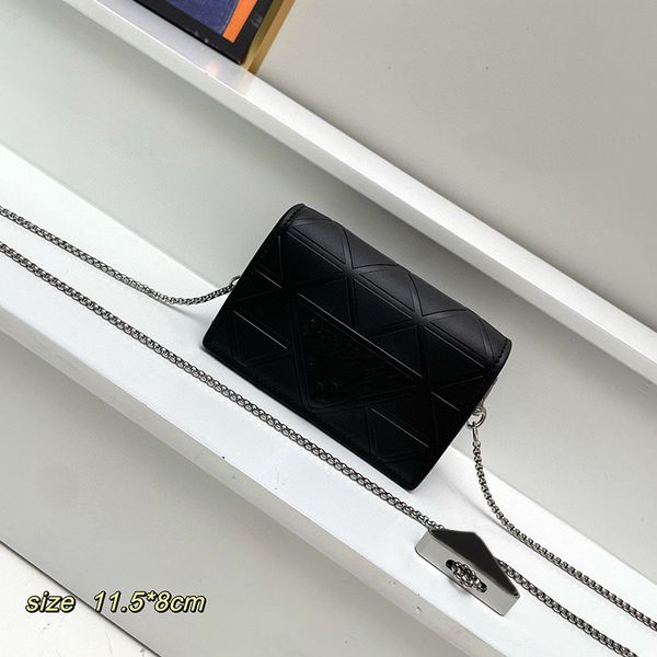 plaid chain bag waist handbag messenger handbags shoulder bags smooth cowhide detachable strap middle triangle mark flip wallet genuine leat
plaid chain bag waist handbag messenger handbags shoulder bags smooth cowhide detachable strap middle triangle mark flip wallet genuine leat
