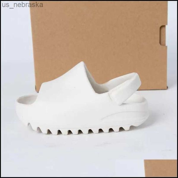 sandals summer sandal children shoes boy girl youth kid desert sand beach slipper foam runner bone drop delivery 2022 sandals baby kids l230, Black;red
sandals summer sandal children shoes boy girl youth kid desert sand beach slipper foam runner bone drop delivery 2022 sandals baby kids l230, Black;red