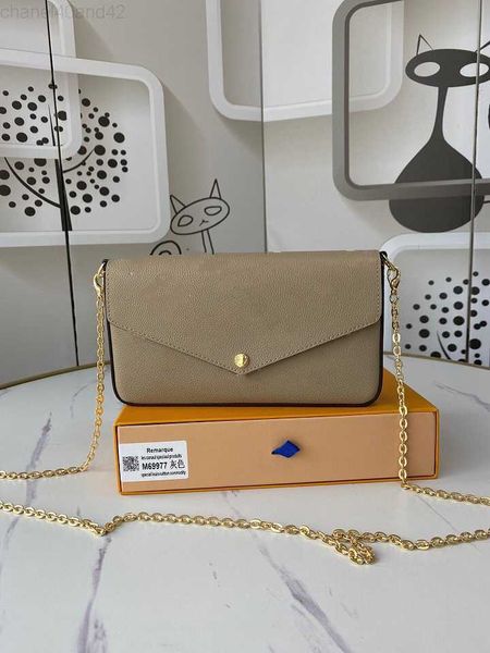 classic 2022 luxurys designers totes bags purse handbag chain package shopping flower shoulder bag coin purses crossbodys
classic 2022 luxurys designers totes bags purse handbag chain package shopping flower shoulder bag coin purses crossbodys