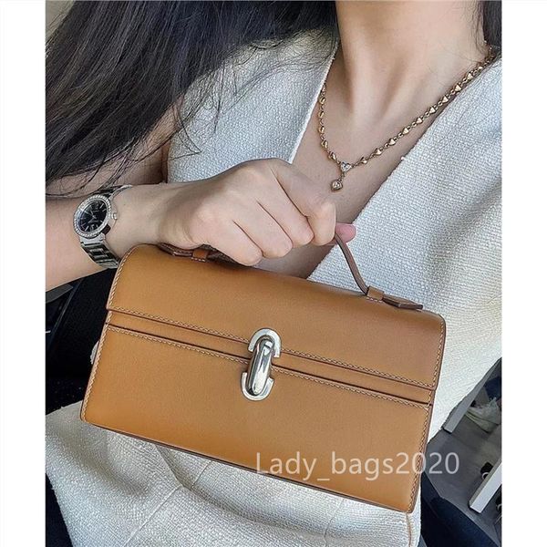 savette bag suede leather handbag designer retro clutch bag women stance stand handheld clamshell pattern messenger simple single shoulder c
savette bag suede leather handbag designer retro clutch bag women stance stand handheld clamshell pattern messenger simple single shoulder c
