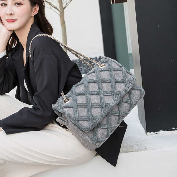 shoulder bags fashion large bag women travel canvas quilted female luxury handbags designer sac a main femme 230530
shoulder bags fashion large bag women travel canvas quilted female luxury handbags designer sac a main femme 230530