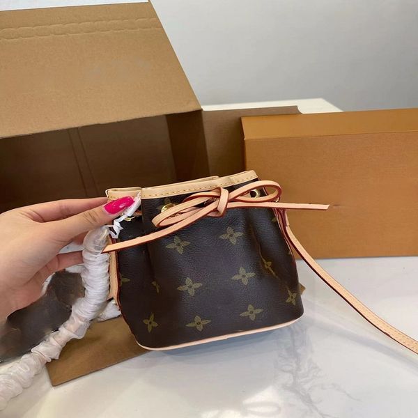fashion designer women's versatile cross-body bag designer bag mini mobile phone bag shoulder bag cross-body bag leather wallet
fashion designer women's versatile cross-body bag designer bag mini mobile phone bag shoulder bag cross-body bag leather wallet