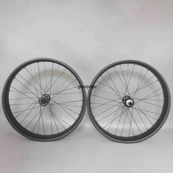 Image of newest OEM Chinese Factory Light Weight Carbon Wheel Set for 700c Road Bike Carbon Fiber Bicycle Wheelset Carbon road bike