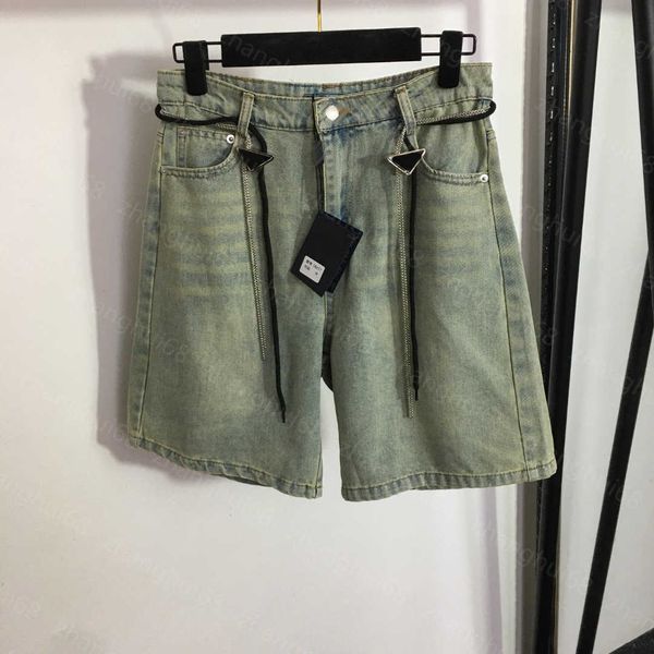 23ss womens designer clothing womens shorts alphabet triangle label chain belt washed made old five cent denim shorts women clothes, White;black
23ss womens designer clothing womens shorts alphabet triangle label chain belt washed made old five cent denim shorts women clothes, White;black