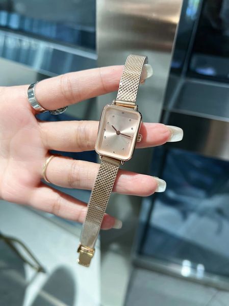 luxurious and fashionable women's diamond watch hollowed out multi-functional quartz movement cowhide belt, Slivery;brown
luxurious and fashionable women's diamond watch hollowed out multi-functional quartz movement cowhide belt, Slivery;brown