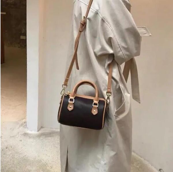 designer handbag luxurys designers bags shoulder nano boston classic mini tote 61252 pillow bag crossbody 61255 fashion bucket oxidation lea
designer handbag luxurys designers bags shoulder nano boston classic mini tote 61252 pillow bag crossbody 61255 fashion bucket oxidation lea