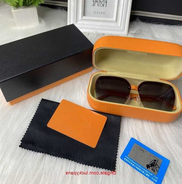 luxury womans sunglasses fashion mens sun glasses uv protection men designer eyeglass gradient metal hinge women spectacles box kmpp, White;black
luxury womans sunglasses fashion mens sun glasses uv protection men designer eyeglass gradient metal hinge women spectacles box kmpp, White;black