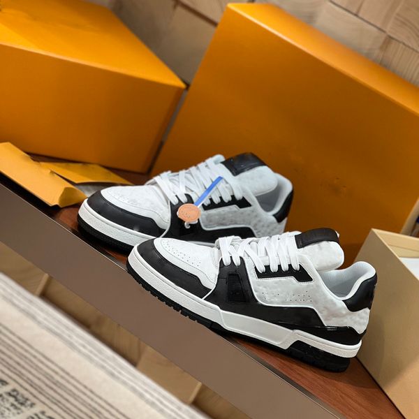 men's and women's casual shoes new couple tpu designer cowhide outsole bizshoes letter printing embroidery fashion joker personali, Black
men's and women's casual shoes new couple tpu designer cowhide outsole bizshoes letter printing embroidery fashion joker personali, Black