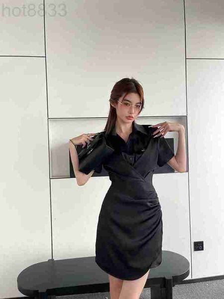 work dresses designer small and simple solid color waist pleated buttocks wrapped lapel dress 2023 new women's clothing daau, White;black
work dresses designer small and simple solid color waist pleated buttocks wrapped lapel dress 2023 new women's clothing daau, White;black