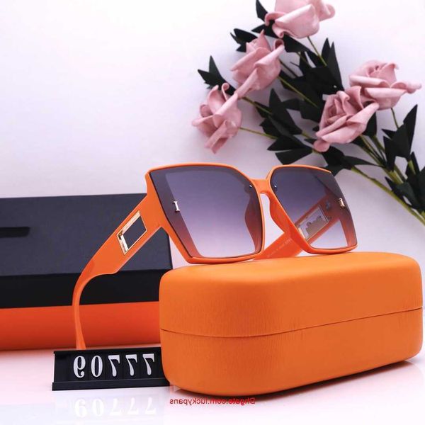 fashion couple luxurys designers sunglasses for women mens designer sun glasses outdoor drive holiday summer polarized woman sunglass box yt, White;black
fashion couple luxurys designers sunglasses for women mens designer sun glasses outdoor drive holiday summer polarized woman sunglass box yt, White;black