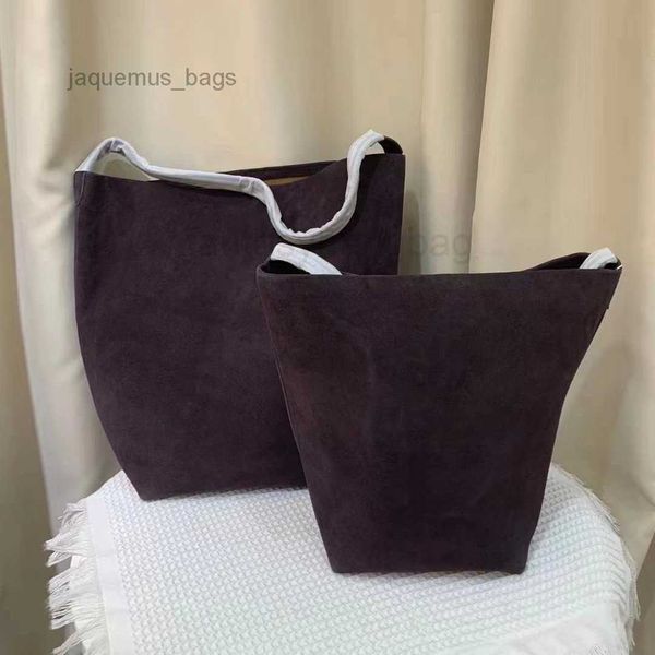 the row designer bags spot suede bucket genuine leather large capacity commuting fashion niche one shoulder women's tote bag handbags
the row designer bags spot suede bucket genuine leather large capacity commuting fashion niche one shoulder women's tote bag handbags