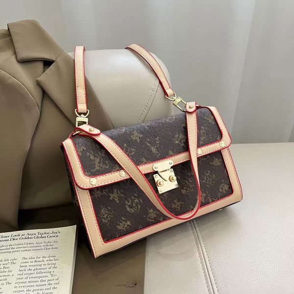 classic crossbody bag embossing flower designers bag shoulder chain totes bag women underarm bags leather handbag purse wallet
classic crossbody bag embossing flower designers bag shoulder chain totes bag women underarm bags leather handbag purse wallet