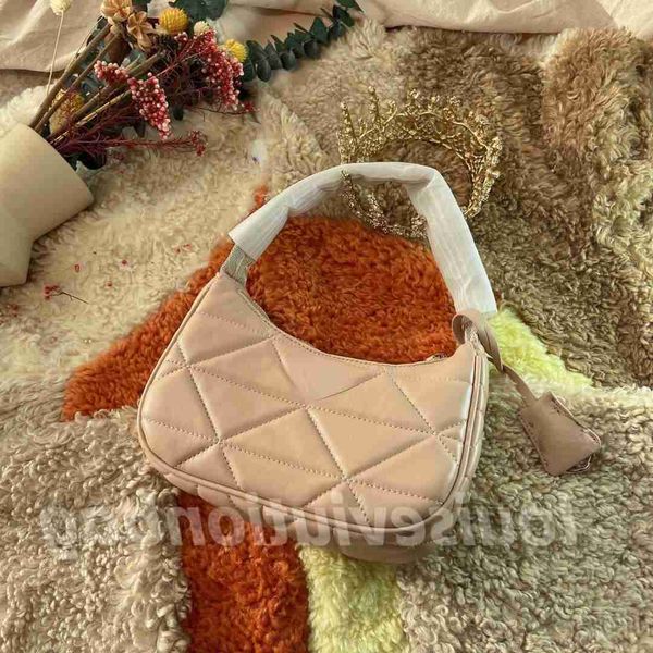 quality luxurys pink designers bag lady nylon canvas underarm bag mini messenger clutch cross body shoulder bags womens mens purse and handb
quality luxurys pink designers bag lady nylon canvas underarm bag mini messenger clutch cross body shoulder bags womens mens purse and handb