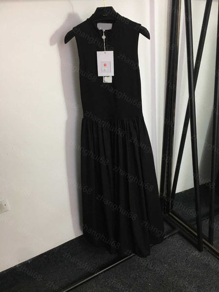23ss summer dresses women dress womens designer clothing rubber logo decoration half zip sleeveless vest pompadour dress long dress womens c, Black;gray
23ss summer dresses women dress womens designer clothing rubber logo decoration half zip sleeveless vest pompadour dress long dress womens c, Black;gray