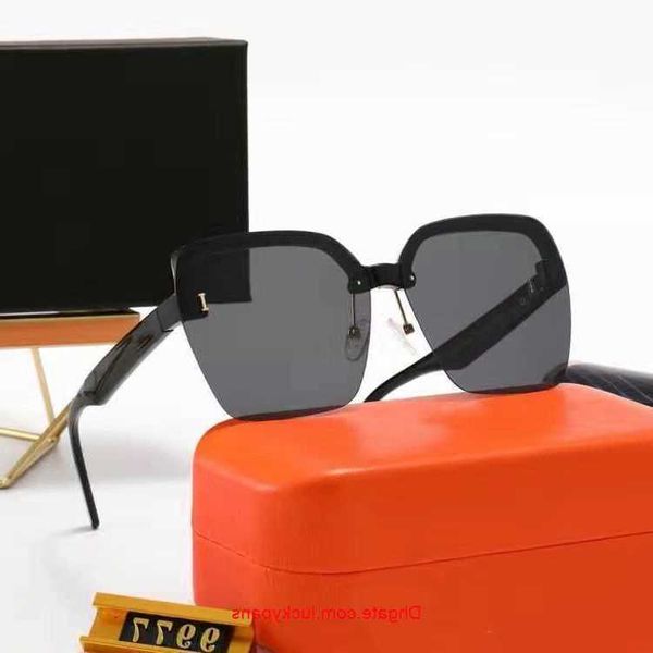 luxury womans sunglasses fashion mens sun glasses uv protection men designer eyeglass gradient metal hinge women spectacles box 9ahl, White;black
luxury womans sunglasses fashion mens sun glasses uv protection men designer eyeglass gradient metal hinge women spectacles box 9ahl, White;black