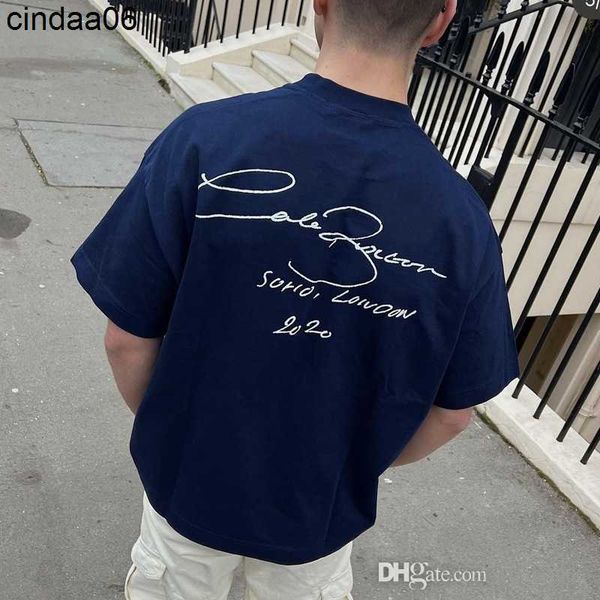 small and trendy brand minimalist cursive signature slogan printed short sleeved t-shirt for men and womens high street top, White;black
small and trendy brand minimalist cursive signature slogan printed short sleeved t-shirt for men and womens high street top, White;black
