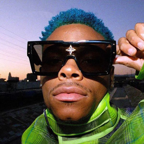 luxury brand men oversized one piece sunglasses fashion women vintage crystal hip hop sun glasses shiy shades, Silver
luxury brand men oversized one piece sunglasses fashion women vintage crystal hip hop sun glasses shiy shades, Silver