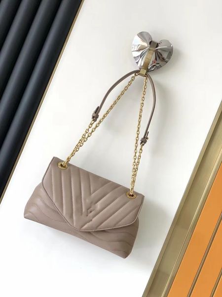 women louiseitys designer new wave m58552 crossbody bag m58550 vuttonse quilted handbag chain purses luxury leather shoulder purse size 24cm
women louiseitys designer new wave m58552 crossbody bag m58550 vuttonse quilted handbag chain purses luxury leather shoulder purse size 24cm