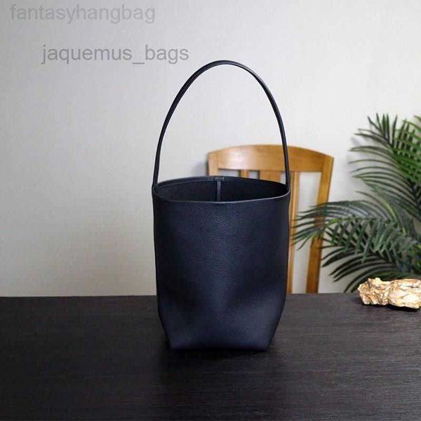 the row designers bags women luxurys tote crossbody leather bucket half moon bag crescent underarm shoulder purse az9l az9l
the row designers bags women luxurys tote crossbody leather bucket half moon bag crescent underarm shoulder purse az9l az9l