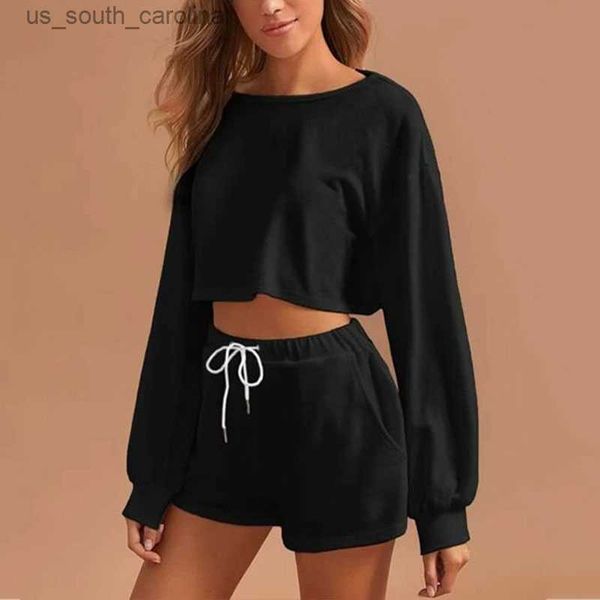 womens casual 2 pieces set long sleeve o neck crop matching high waist loose sports shorts fashion female tracksuits suits l230522, White;black
womens casual 2 pieces set long sleeve o neck crop matching high waist loose sports shorts fashion female tracksuits suits l230522, White;black
