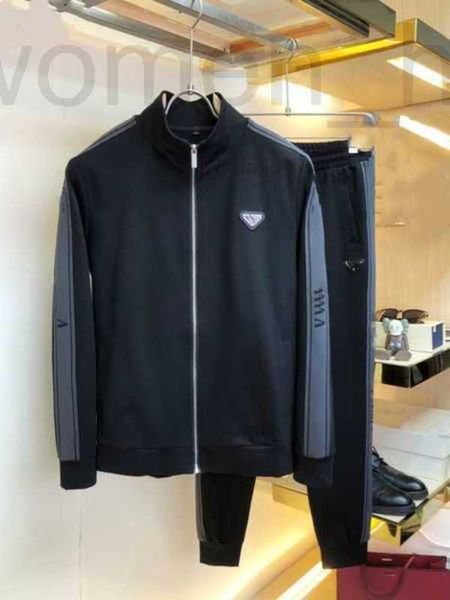 men's tracksuits designer casual suit 2023 pradity two-piece coat hoodie trousers alphabet fashion spring and autumn outdoor sports 02-, Gray
men's tracksuits designer casual suit 2023 pradity two-piece coat hoodie trousers alphabet fashion spring and autumn outdoor sports 02-, Gray