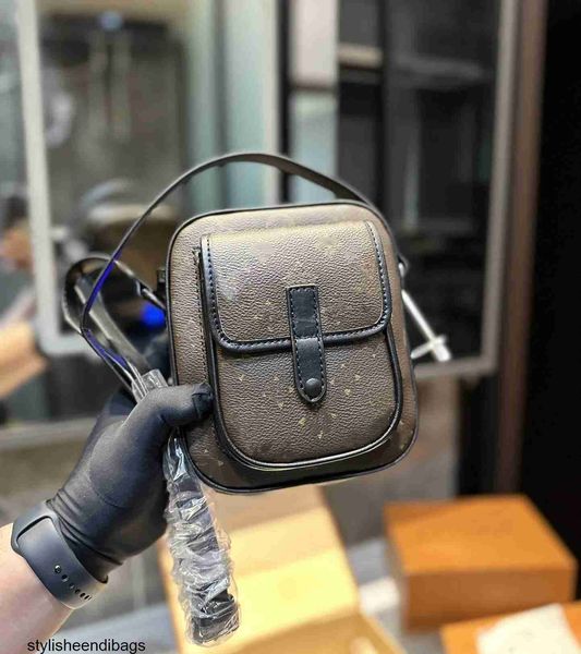 shoulder bags mt totes men fashion casual designe bag luxury saumur backpack genuine leather monograms eclipse canvas schoolbag rucksack tra
shoulder bags mt totes men fashion casual designe bag luxury saumur backpack genuine leather monograms eclipse canvas schoolbag rucksack tra