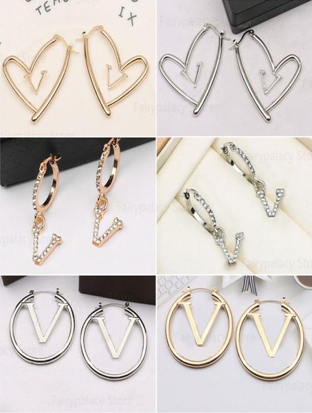 mixed luxury designers letters stud love earrings geometric famous women round crystal rhinestone pearl earring wedding party jewe7324255, Golden;silver
mixed luxury designers letters stud love earrings geometric famous women round crystal rhinestone pearl earring wedding party jewe7324255, Golden;silver