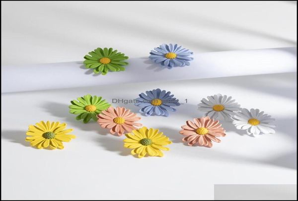 jewelrycute small daisy stud for women 925 sterling sier needle sweet flower earrings party holiday whole jewelry drop deliver5067216, Golden;silver
jewelrycute small daisy stud for women 925 sterling sier needle sweet flower earrings party holiday whole jewelry drop deliver5067216, Golden;silver