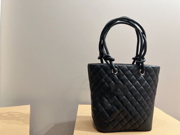 designer real leather tote bag 5a quality bag channel bag commuter travel designer crossbody women's channel bags
designer real leather tote bag 5a quality bag channel bag commuter travel designer crossbody women's channel bags