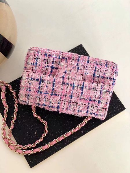 designer bag luxury sunshade cloud pillow bag sheepskin warm and sweet full of enthusiasm 2023 latest fashion pillow tiger cloud bag
designer bag luxury sunshade cloud pillow bag sheepskin warm and sweet full of enthusiasm 2023 latest fashion pillow tiger cloud bag