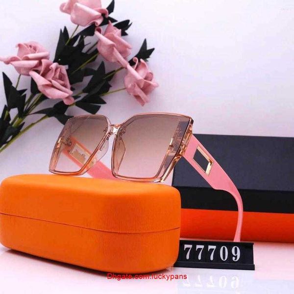 sunglasses fashion couple luxurys designers for women mens designer sun glasses outdoor drive holiday summer polarized woman sunglass box cy, White;black
sunglasses fashion couple luxurys designers for women mens designer sun glasses outdoor drive holiday summer polarized woman sunglass box cy, White;black