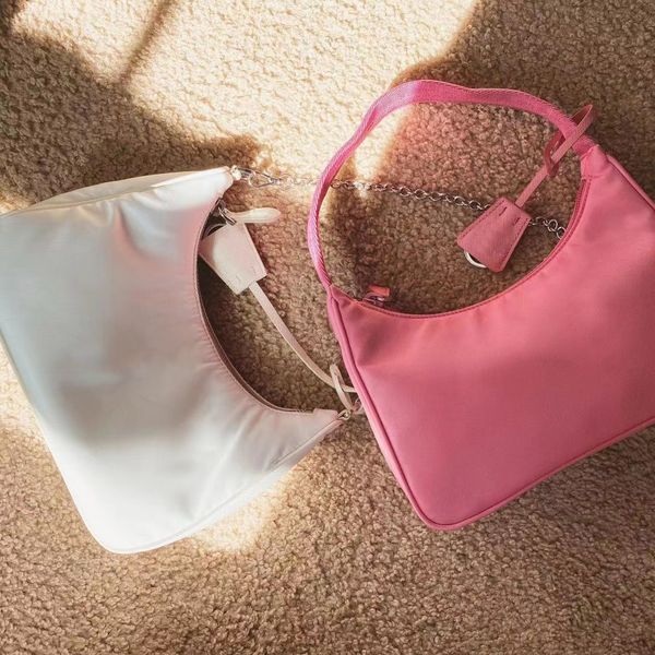 2023 designers bag 10a lady nylon canvas underarm bag mini messenger clutch cross body shoulder bags womens mens purse and handbag fashion b
2023 designers bag 10a lady nylon canvas underarm bag mini messenger clutch cross body shoulder bags womens mens purse and handbag fashion b