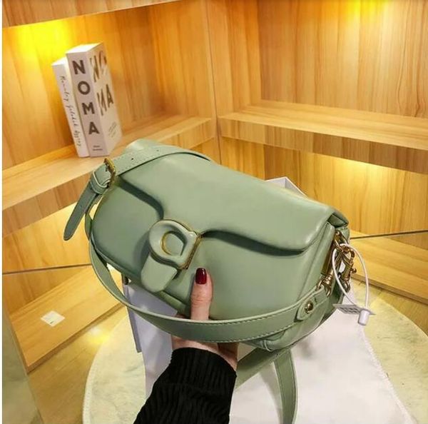 luxury designer messenger bag luxury sunshade cloud handbag womens pillow bag sheepskin warm and sweet 2023 latest fashion pillow tiger clou
luxury designer messenger bag luxury sunshade cloud handbag womens pillow bag sheepskin warm and sweet 2023 latest fashion pillow tiger clou