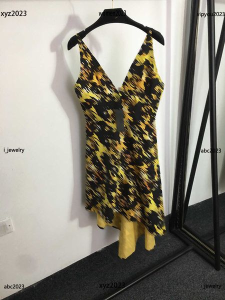 luxury designer women dress summer fashion v-neck strapless dress for woman size s-l irregular pleated hem skirt, Black;gray
luxury designer women dress summer fashion v-neck strapless dress for woman size s-l irregular pleated hem skirt, Black;gray