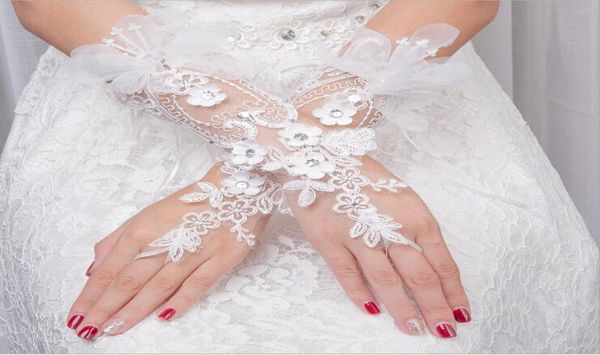 2020 luxury lace crystal bride bridal gloves wedding gloves wedding accessories lace gloves for brides fingerless below elbow leng3570097, White
2020 luxury lace crystal bride bridal gloves wedding gloves wedding accessories lace gloves for brides fingerless below elbow leng3570097, White