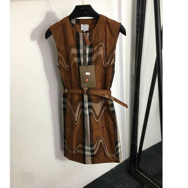 23ss summer dresses women dress womens designer clothing classic plaid half-zip cotton sleeveless tank dress womens clothing a1, Black;gray
23ss summer dresses women dress womens designer clothing classic plaid half-zip cotton sleeveless tank dress womens clothing a1, Black;gray