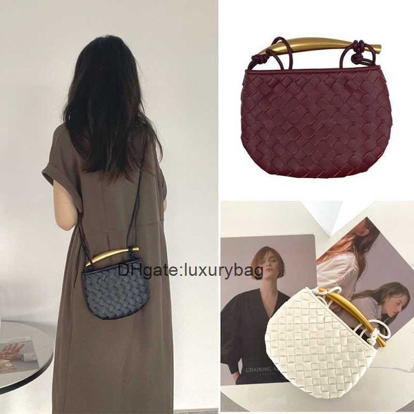aaaaabotteg uneta jodie mini teen intrecciato mini woven bag cowhide metal handle single shoulder diagonal straddle handbag
aaaaabotteg uneta jodie mini teen intrecciato mini woven bag cowhide metal handle single shoulder diagonal straddle handbag