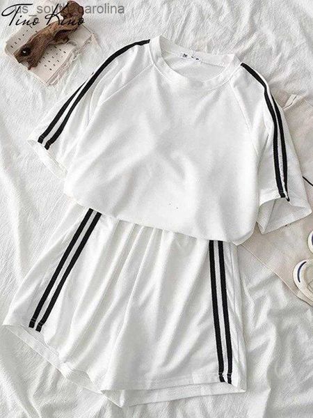 summer striped tracksuit set for women short sleeve t shirt mini shorts two piece set female 2023 casual women's sportwear suit l230522, White
summer striped tracksuit set for women short sleeve t shirt mini shorts two piece set female 2023 casual women's sportwear suit l230522, White