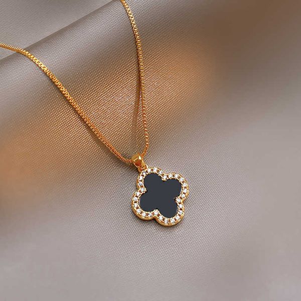 clover necklace silver black and white agate double-sided pendant net red light clavicle chain
clover necklace silver black and white agate double-sided pendant net red light clavicle chain