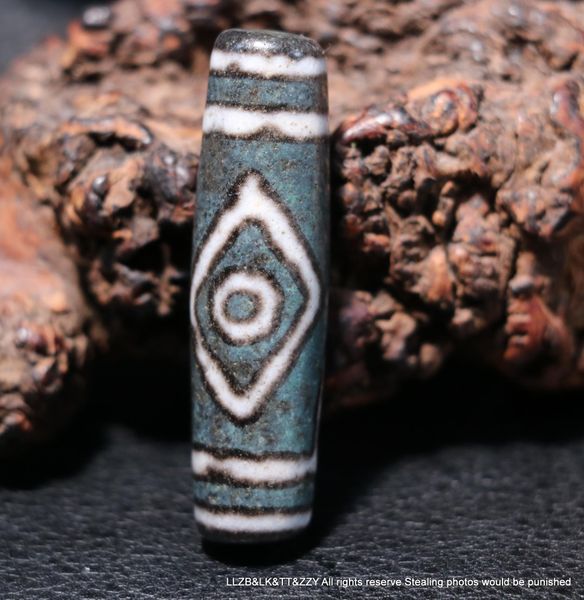 crystal rpl0911c23 energy tibetan old agate blue color 1 dragon eye 2 layer mountain dzi bead totem lkbrother quality
crystal rpl0911c23 energy tibetan old agate blue color 1 dragon eye 2 layer mountain dzi bead totem lkbrother quality