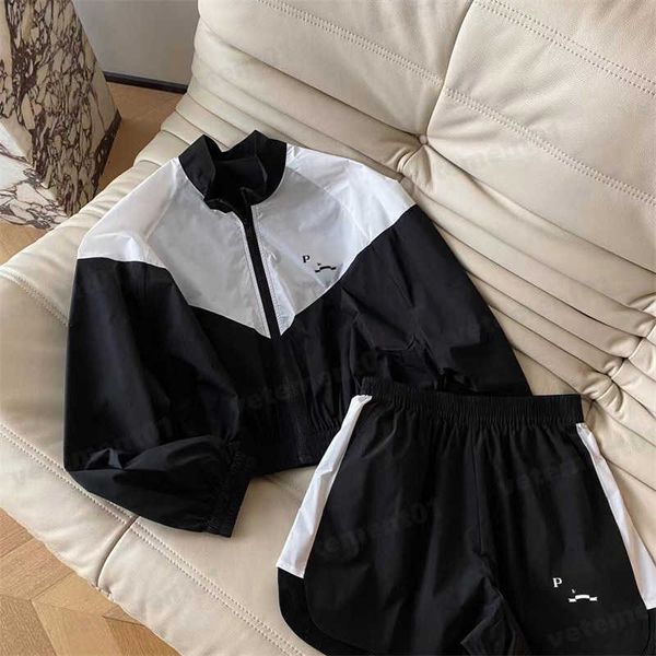 womens two piece set pantssplicing light zipper windbreaker jacket skinny shorts sets women designer tracksuits summer short sun protection, White
womens two piece set pantssplicing light zipper windbreaker jacket skinny shorts sets women designer tracksuits summer short sun protection, White