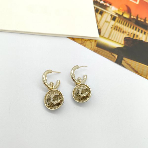 2023 luxury quality charm drop earring with all sparky diamond in black color design have box stamp ps7996a, Golden
2023 luxury quality charm drop earring with all sparky diamond in black color design have box stamp ps7996a, Golden