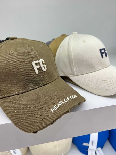new female autumn and winter letters fg hardbroken edge cap men's face small brown cap, Blue;gray
new female autumn and winter letters fg hardbroken edge cap men's face small brown cap, Blue;gray